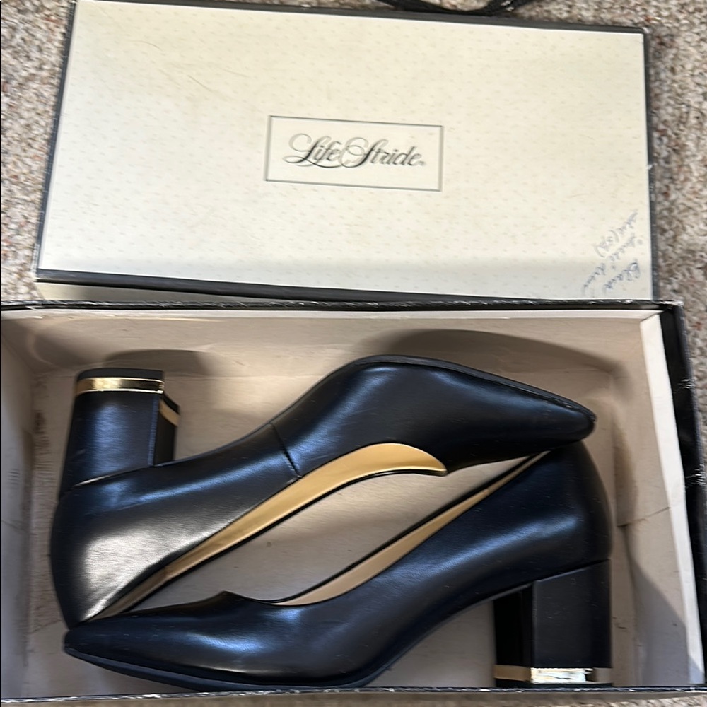Life Stride Black Heels with Modern Elegance
